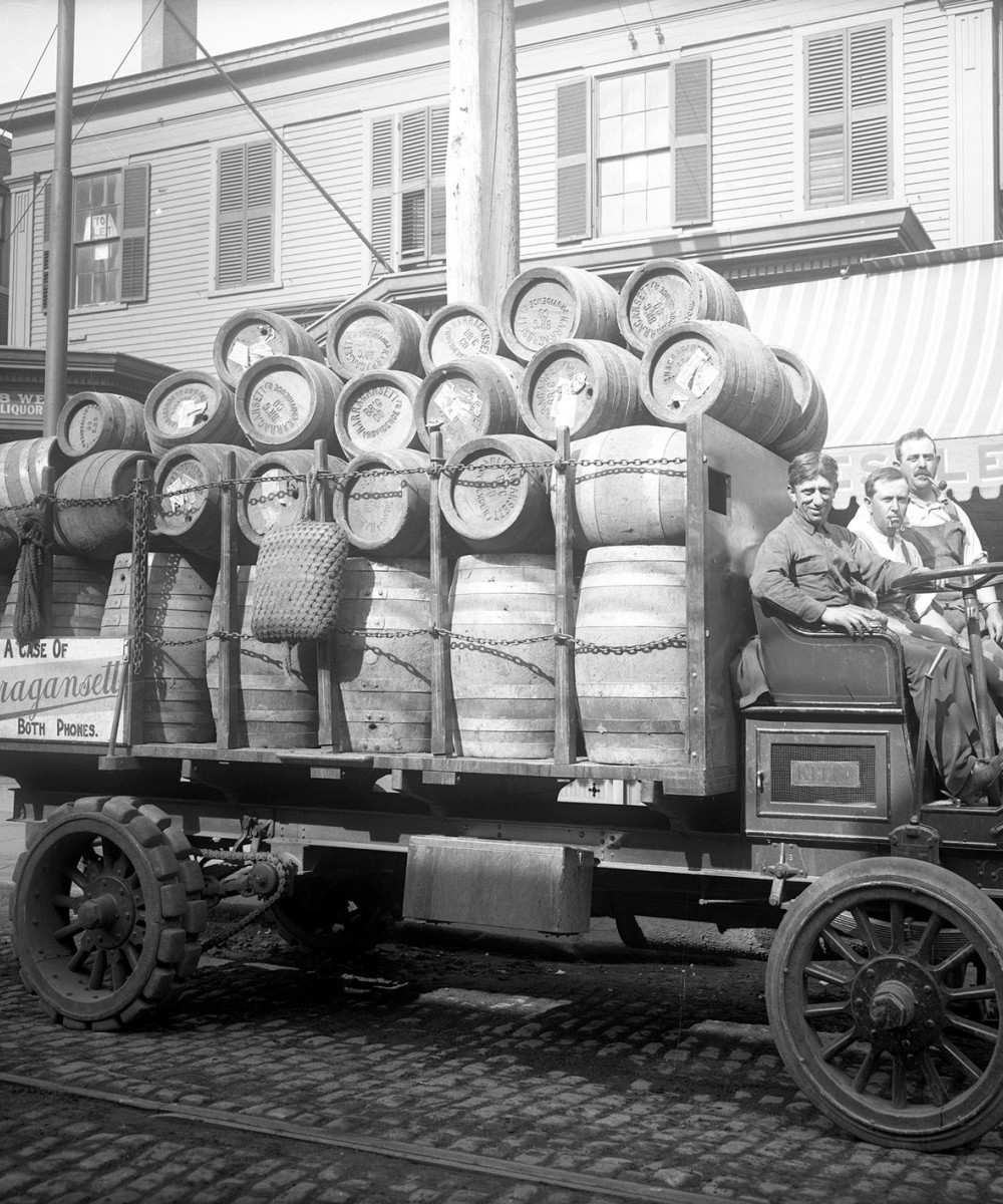 Old gansett keg car